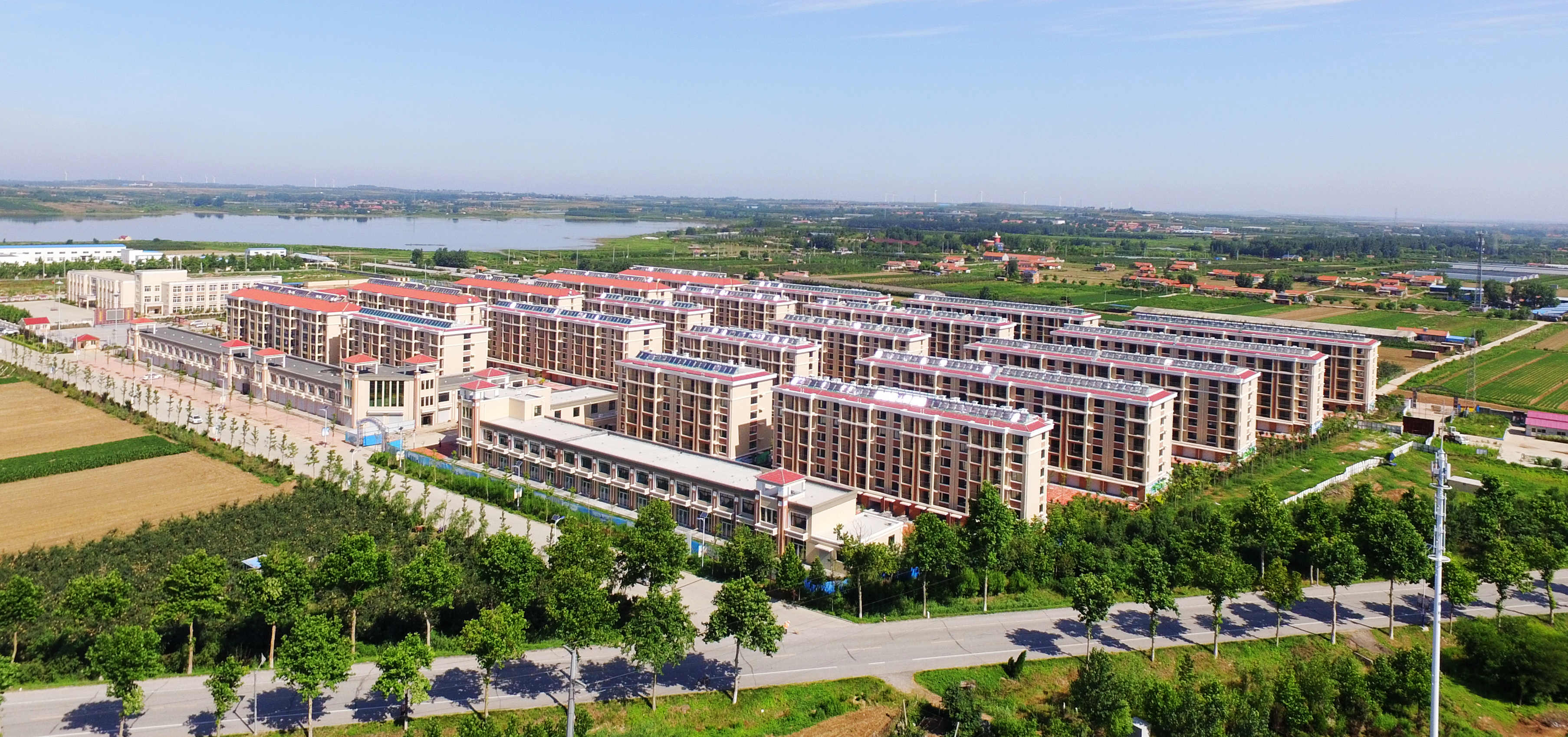 青島城投集團(tuán)萊西平度公司河頭店鎮(zhèn)龍泉湖社區(qū)項(xiàng)目實(shí)景圖_副本